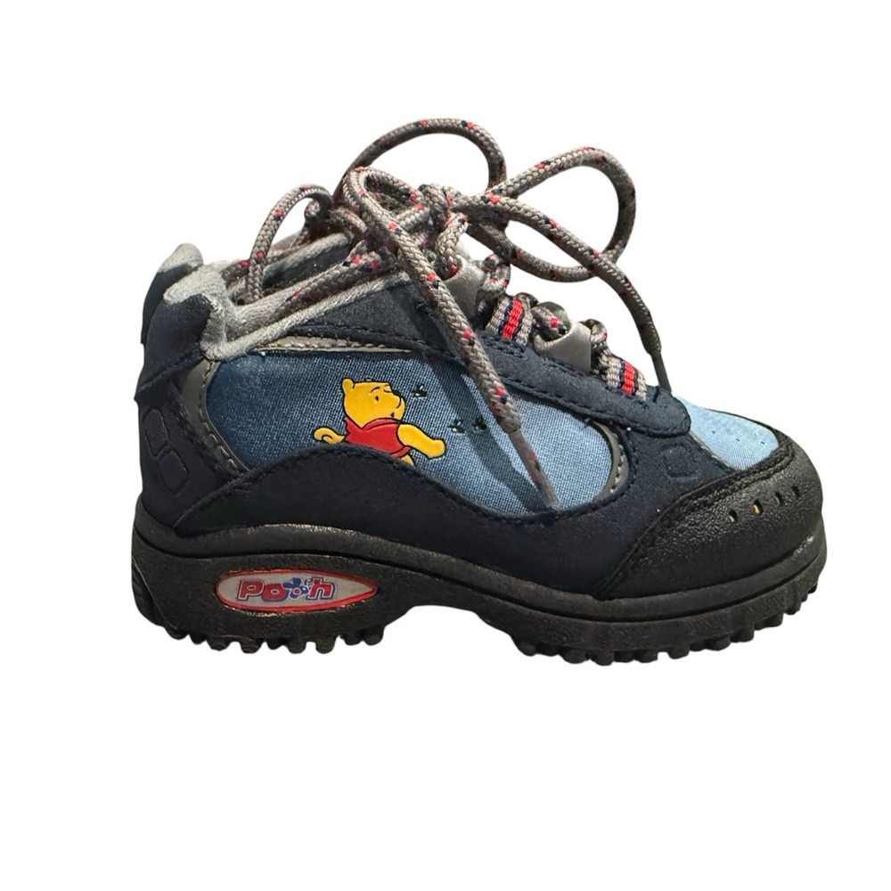 Disney vintage Winnie the Pooh toddler shoes size 6.5